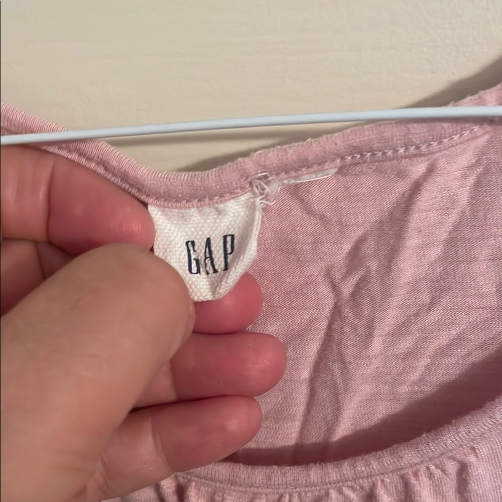 GAP Ruffle T - Picture 2 of 3